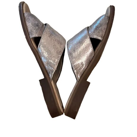 Collection by Clarks Women’s 6.5 Ultimate Comfort Sparkly Silver Open Toe Sandal - Picture 3 of 8